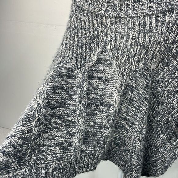 Wooden ships Chunky Knit Mohair wool mix turtleneck knit poncho sweater size M/L - Picture 5 of 9